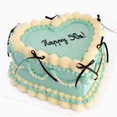 Vintage Heart Cake with bows