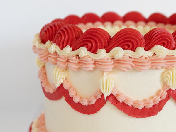 Vintage Cake in red