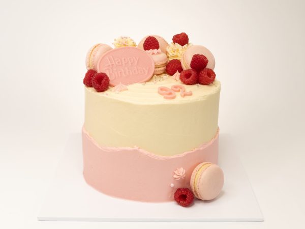 Macaron & Raspberry Cake